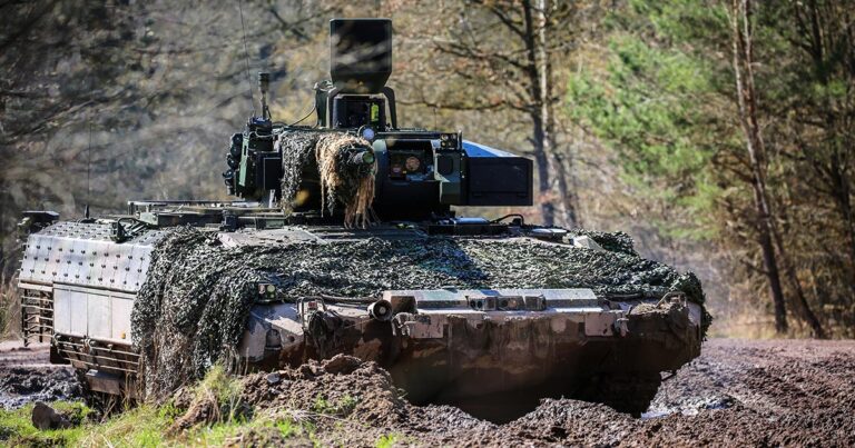 FUENFZIG NEUE SCHUETZENPANZER PUMA FUER DIE BUNDESWEHR